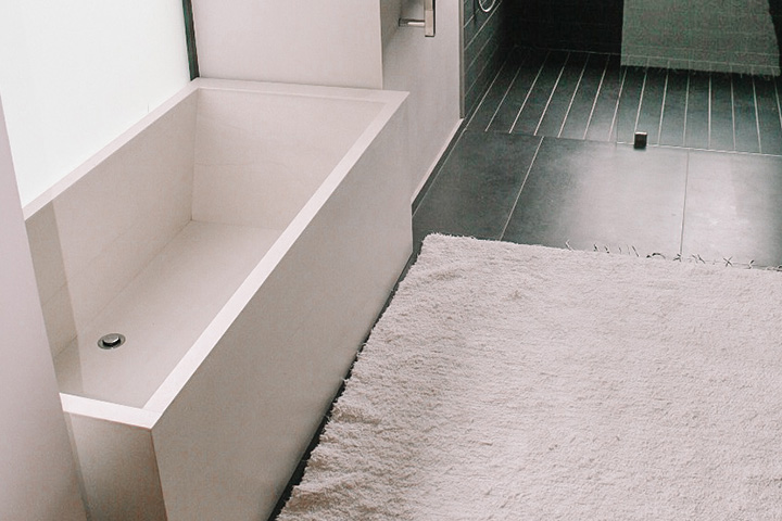 Advantages of Stone Bathtubs